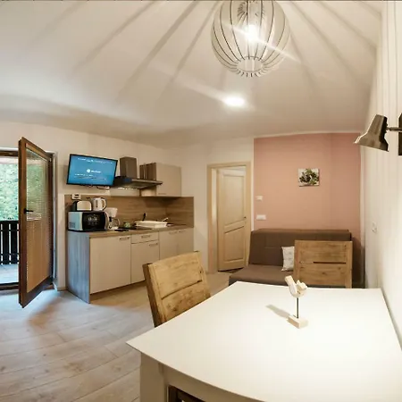 Apartma Veverica Apartment *